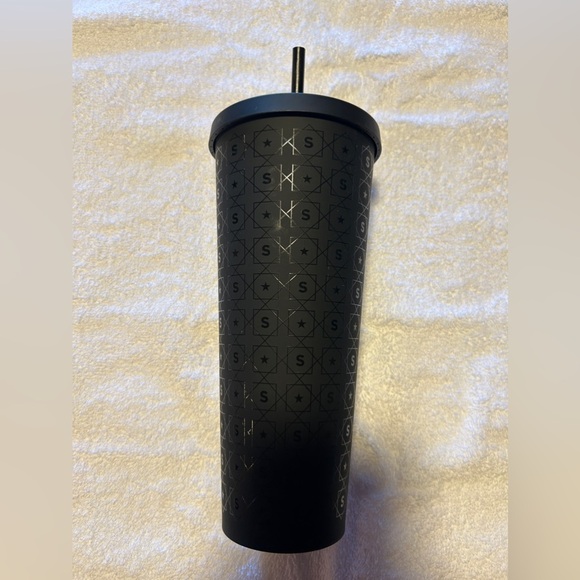 Matte black Starbucks trenti cup - Picture 1 of 5